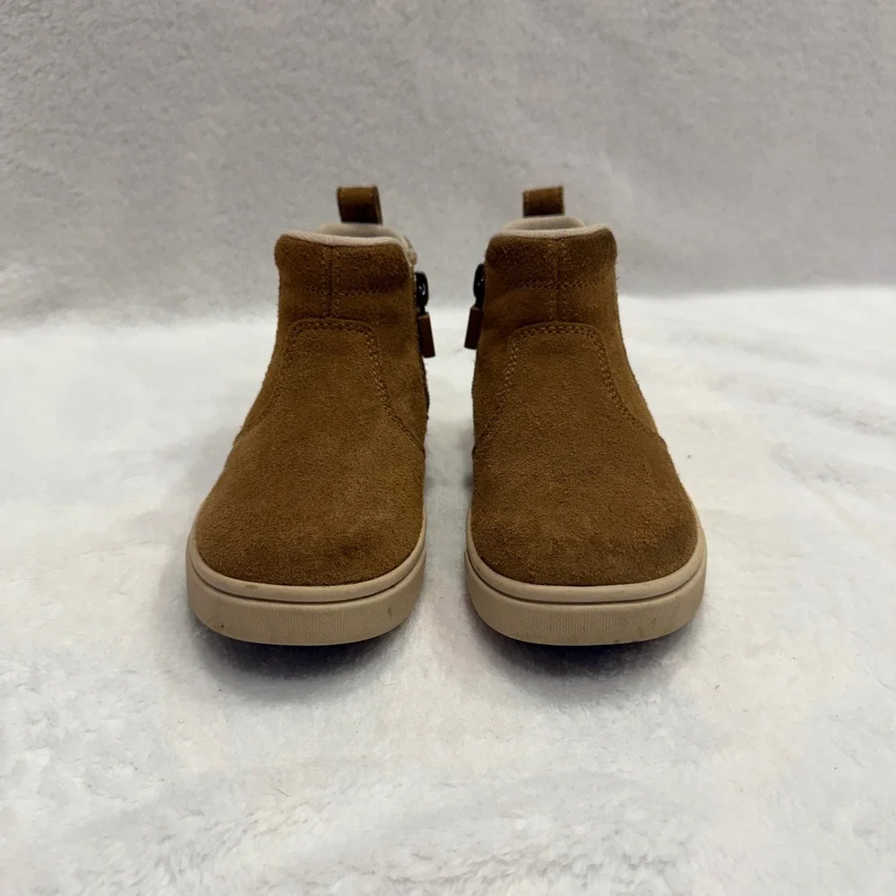 UGG Kids Brown Suede Chelsea Boots Side Zip Pull Tabs‎ Size 9
